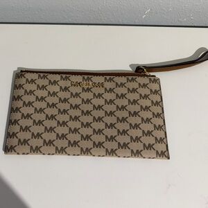 Michael Kors Jet Set Travel Large Wristlet MK Signature Brown Wallet Clutch